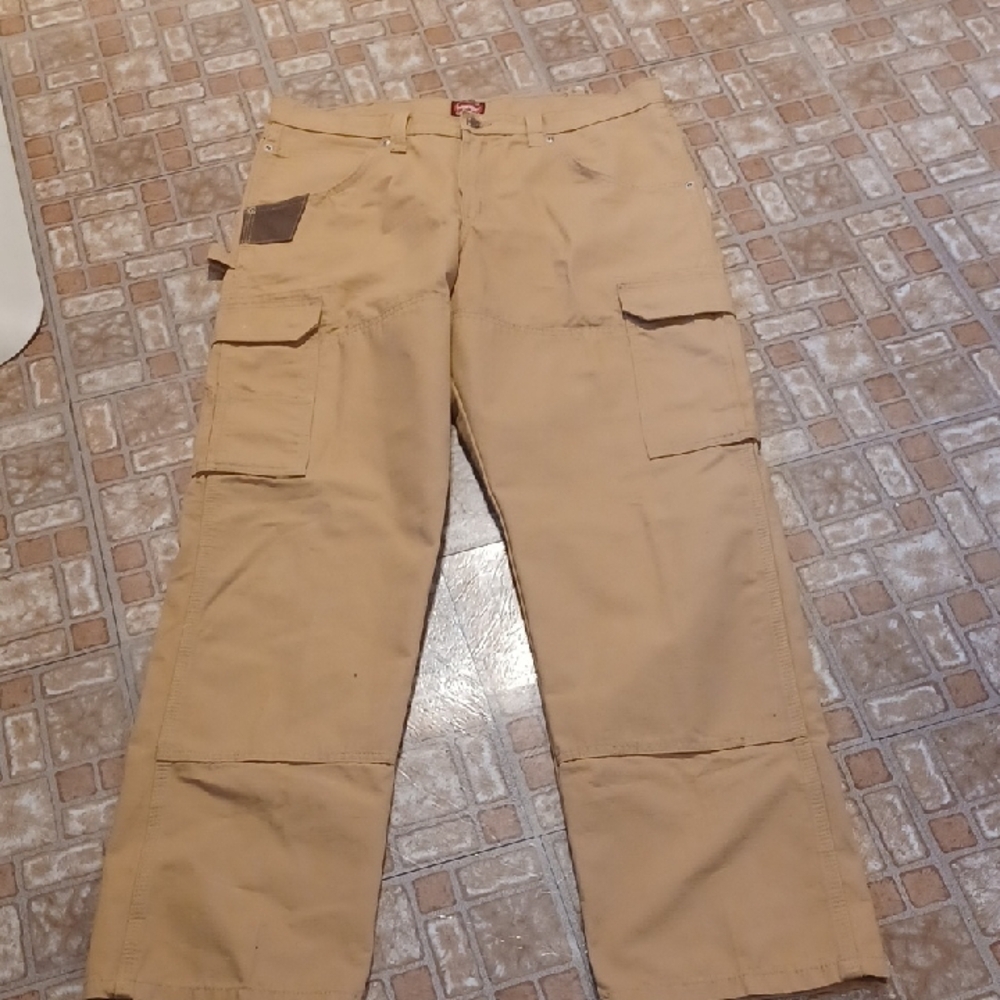 Wrangler Tan Cargo Pants Durable Outdoor Style 34x32 Workwear New No Tags